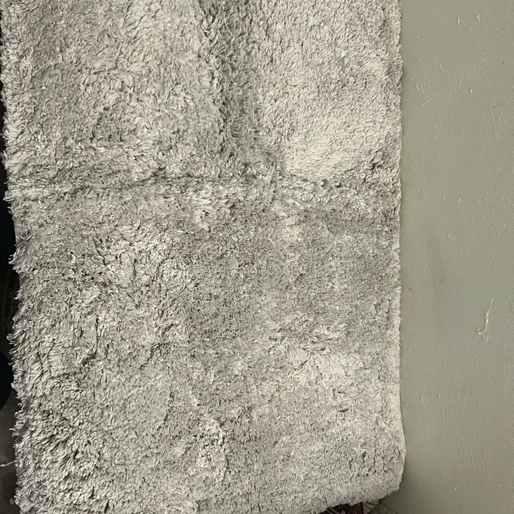 NWT Clara Clark bath mat
